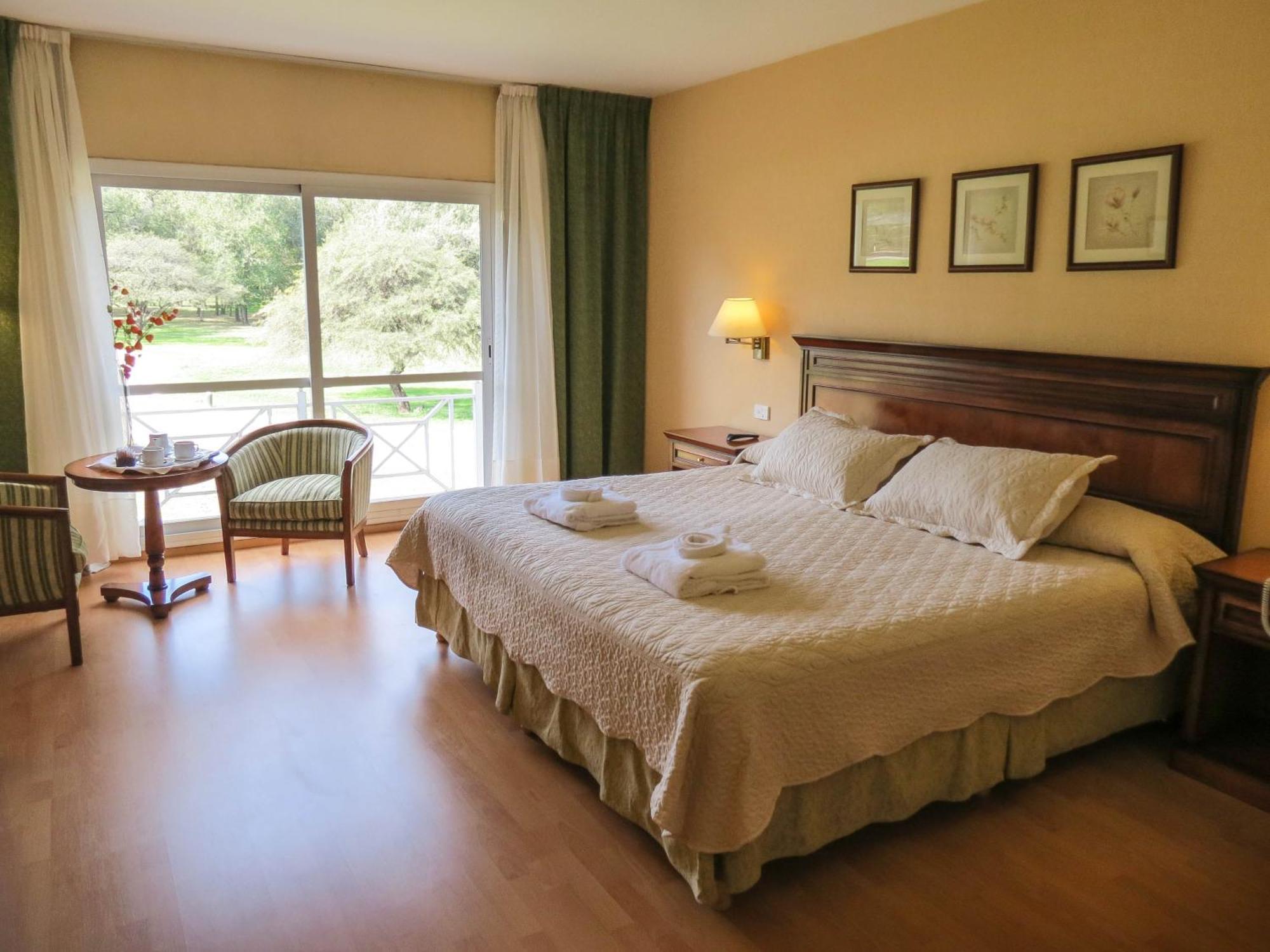 Howard Johnson Hotel & Spa Вила Генерал Белграно Стая снимка