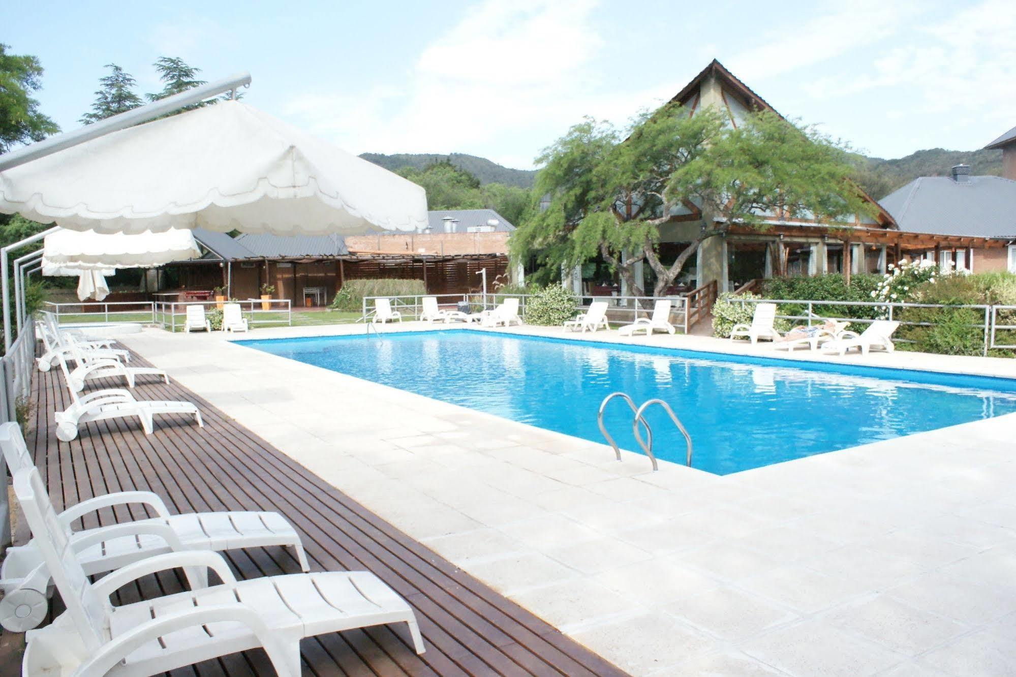 Howard Johnson Hotel & Spa Вила Генерал Белграно Екстериор снимка